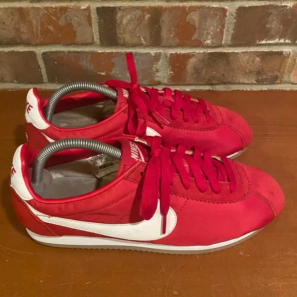 Women’s Nike Cortez - Picture 2 of 9